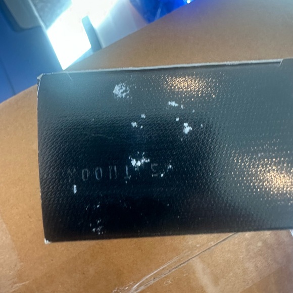 Yves Saint Laurent Libre Eau de Parfume- In Box  1 oz bottle  Make me an… - Picture 5 of 6